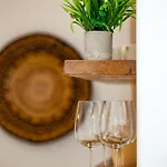 Kyma & Anemos Naousa (Paros)