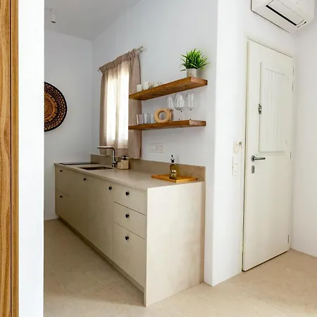 Kyma & Anemos Naousa (Paros)